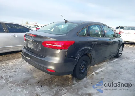 2017 Ford Focus S z USA, uszkodzony, nr VIN 1FADP3E20HL276123